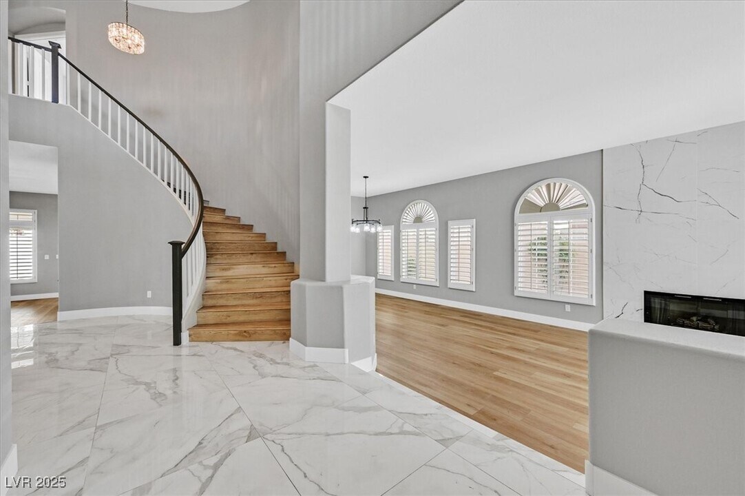 8864 La Manga Ave in Las Vegas, NV - Building Photo