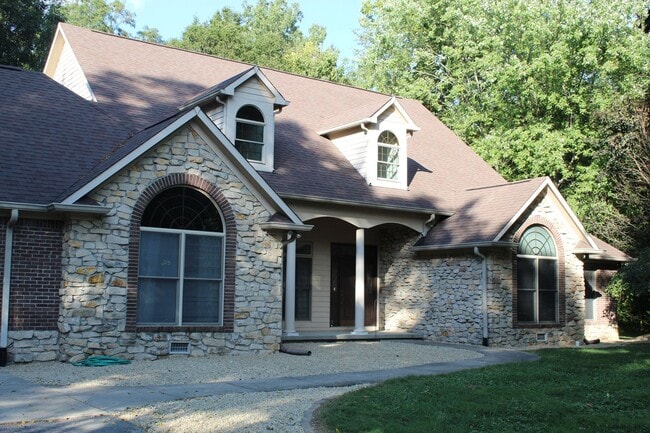 168 Holzknecht Ct in Plainfield, IN - Building Photo - Building Photo