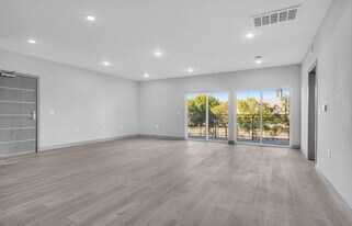 7040 Woodman Ave, Unit 107 in Los Angeles, CA - Building Photo