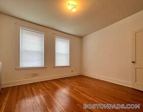 143 Park Dr, Unit 9 in Boston, MA - Building Photo - Building Photo