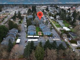 16817 Larch Way in Lynnwood, WA - Building Photo