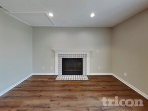 10229 Park Valley Dr in Indianapolis, IN - Building Photo - Building Photo