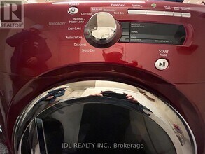 62 Newlands Ave in Toronto, ON - Building Photo - Building Photo