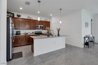 14672 Cantabria Dr in Ft. Myers, FL - Foto de edificio - Building Photo