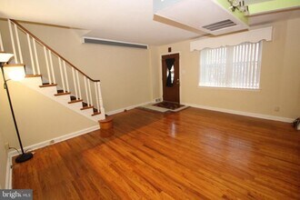 222 W Colonial St in Philadelphia, PA - Building Photo - Building Photo