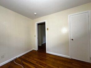 108 Chesterfield Rd in East Lyme, CT - Building Photo - Building Photo