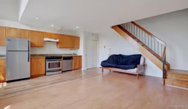 6102 Villa Dr in Peekskill, NY - Foto de edificio - Building Photo