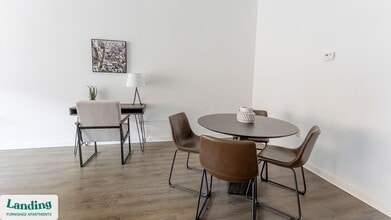 222 E Saratoga St, Unit 304 in Baltimore, MD - Foto de edificio - Building Photo