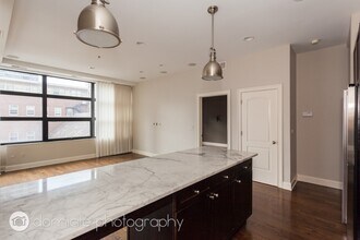 101 W Superior St in Chicago, IL - Building Photo - Building Photo