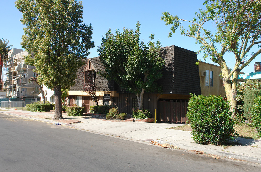 515-517 N Hobart Blvd in Los Angeles, CA - Building Photo