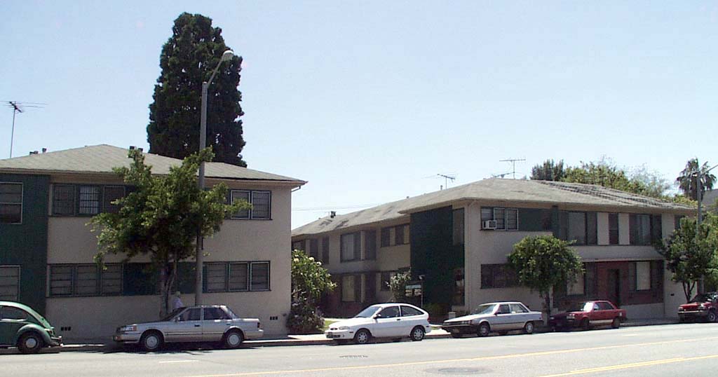 1250-1262 N Fairfax Ave in West Hollywood, CA - Building Photo