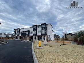 Dimension Auburn On M St in Auburn, WA - Building Photo - Building Photo