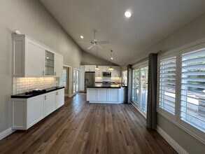 2909 Salmon River Cir in Westlake Village, CA - Building Photo - Building Photo