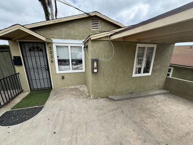 property at 3035 Baker Pl