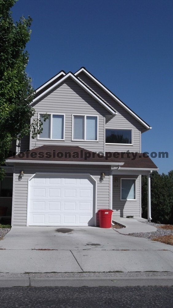 property at 115 Amber Ct