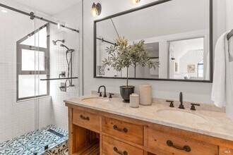 93 Ashford Ave in Mill Valley, CA - Building Photo - Building Photo