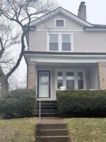 2710 Dayton Ave in Columbus, OH - Building Photo