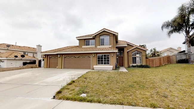 property at 2421 W Calle Celeste Dr