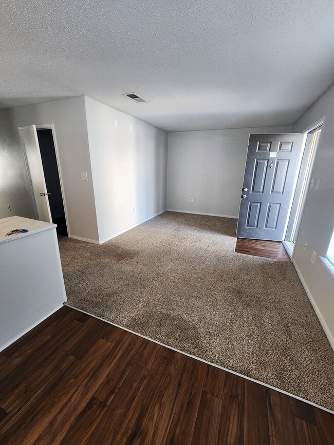 Decatur Place in Decatur, AL - Building Photo - Building Photo