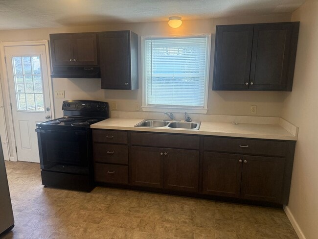 108 Parker Ave in Liverpool, NY - Building Photo - Building Photo