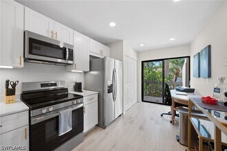 1808 Kings Lake Blvd in Naples, FL - Building Photo - Building Photo