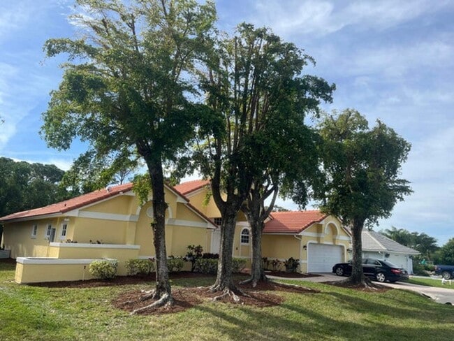 8805 SE Riverfront Terrace in Jupiter, FL - Building Photo - Building Photo