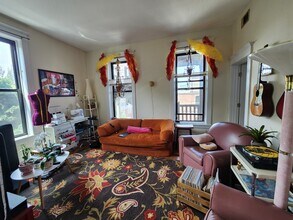 1048 N Marshfield Ave, Unit 3R in Chicago, IL - Foto de edificio - Building Photo