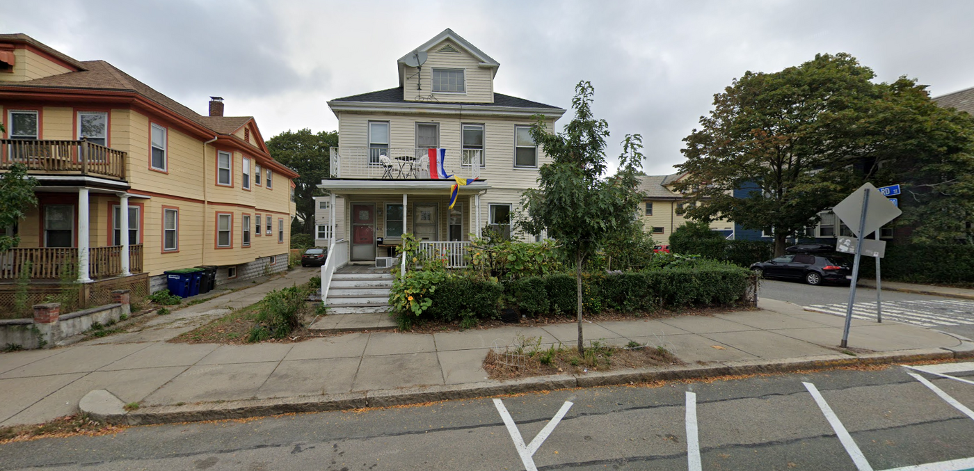 949 Broadway, Unit 1 in Somerville, MA - Building Photo