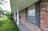 938 Greatwood Dr photo'