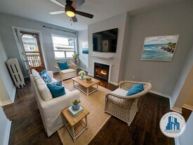 2150-2150 Queen St E in Toronto, ON - Building Photo