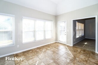 9297 Sarsen Dr in Cordova, TN - Foto de edificio - Building Photo