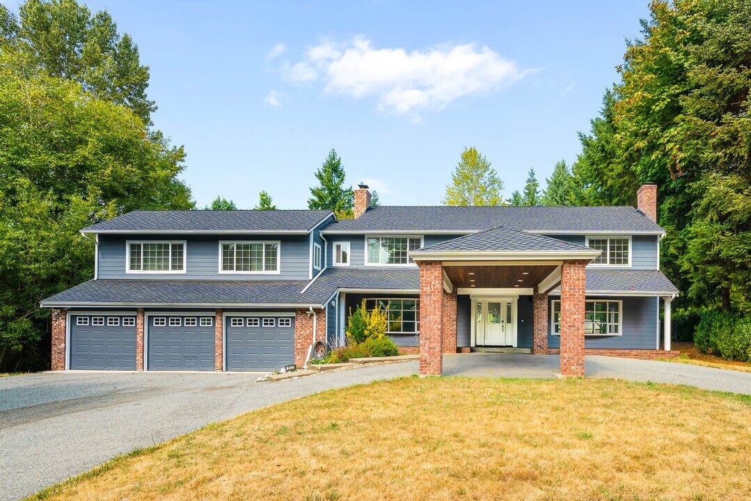 18122 NE 127th St in Redmond, WA - Building Photo