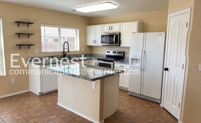 17009 W Marconi Ave in Surprise, AZ - Building Photo - Building Photo