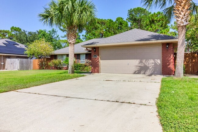 1952 Bay Pine Cir in Gulf Breeze, FL - Building Photo - Building Photo