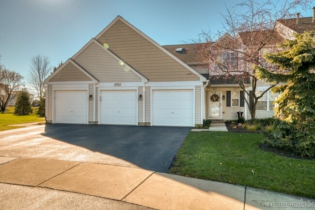 2932 Bartlett Ct in Naperville, IL - Building Photo - Building Photo