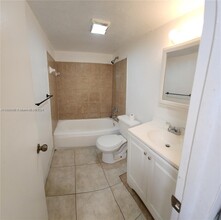 301 NW 177th St in Miami, FL - Building Photo - Building Photo