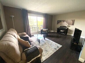 7945-7945-82 82 Ave NW in Edmonton, AB - Building Photo - Building Photo