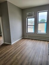 110 S Webster Ave in Omro, WI - Building Photo - Building Photo