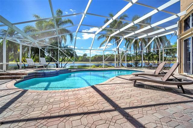 620 Laurel Ln W in Pembroke Pines, FL - Building Photo - Building Photo