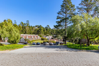 High Meadow Terrace in Carmel, CA - Building Photo - Building Photo