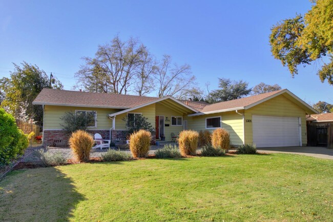 property at 1201 Oak Ave