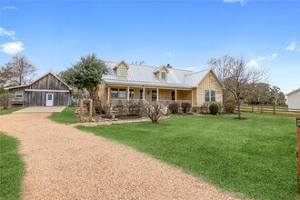 6130 Homeland Ln in Brenham, TX - Building Photo - Building Photo