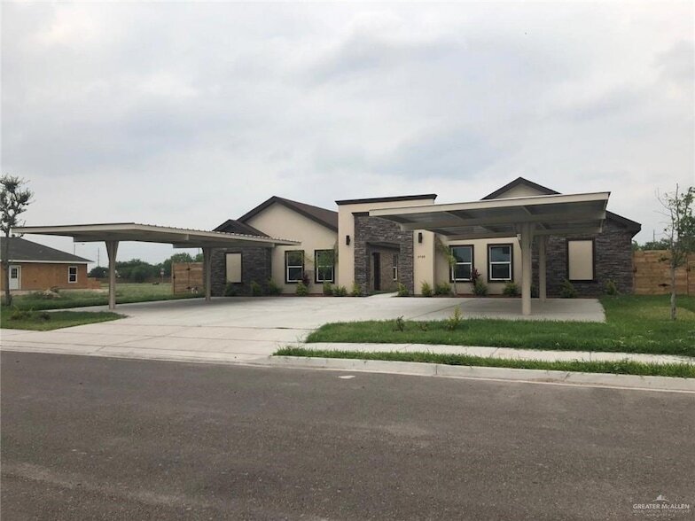 3904 Valeria St, Unit 1 in Edinburg, TX - Building Photo