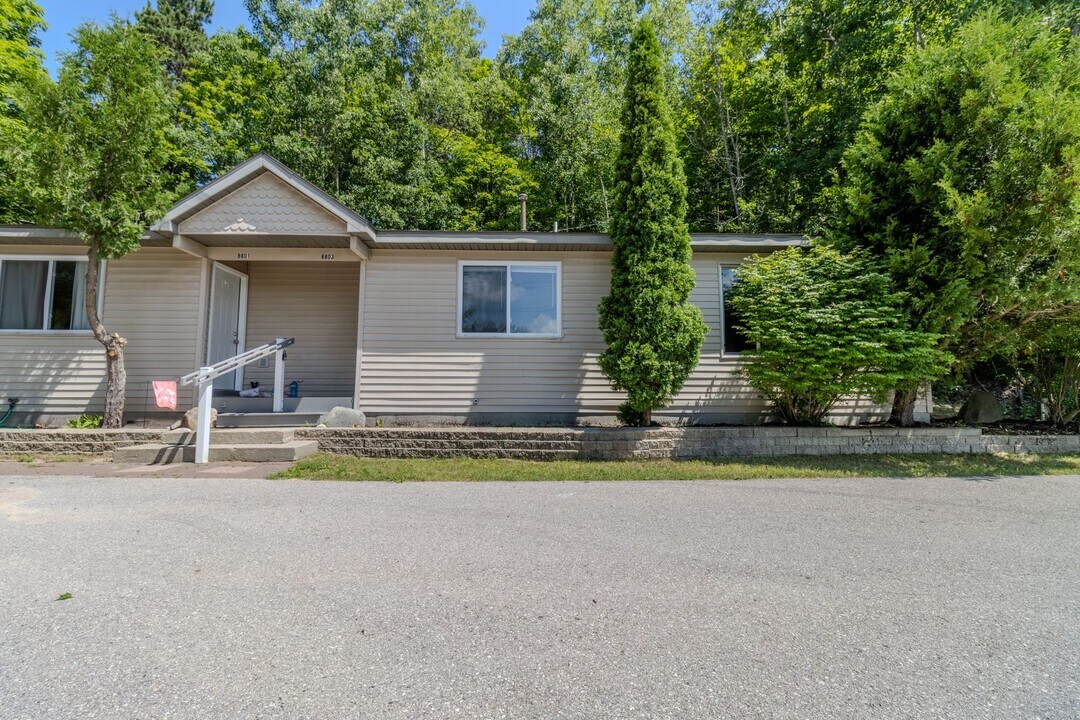 8801-8803 E Fouch Rd in Traverse City, MI - Building Photo