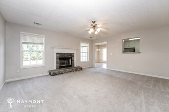 49 Windcrest Dr in Covington, GA - Foto de edificio - Building Photo