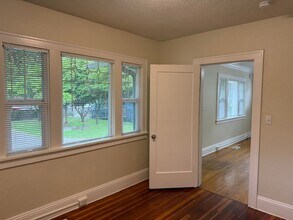 2105 N Kilpatrick St in Portland, OR - Building Photo - Building Photo