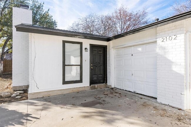 2102 Lamplight Village Cir in Austin, TX - Building Photo - Building Photo