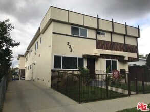 233 N Park View St in Los Angeles, CA - Building Photo - Building Photo