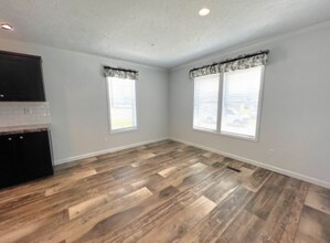 10611 Lyons Ct in Fair Haven, MI - Building Photo - Building Photo