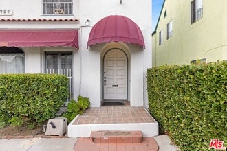 727 Crenshaw Blvd in Los Angeles, CA - Building Photo - Building Photo